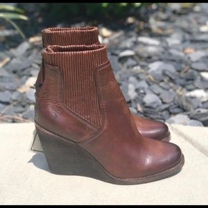 Frye Carrie Scrunch back dark brown booties